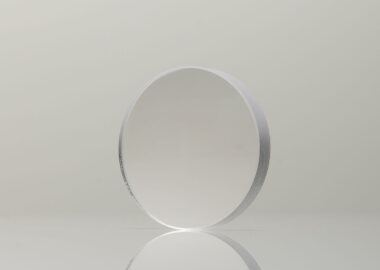 Soczewka kolimacyjna do spawarki laserowej 16x5mm F60. Element optyki laserowej gwarantujący precyzję spawania laserem. Dostępna w Wsparcie Laserowe.