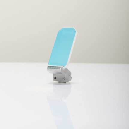 Soczewka refleksyjna 30x14x2mm z mocowaniem, dedykowana do spawarki laserowej. Solidne lusterko laserowe zapewniające stabilność wiązki, od Wsparcie Laserowe.