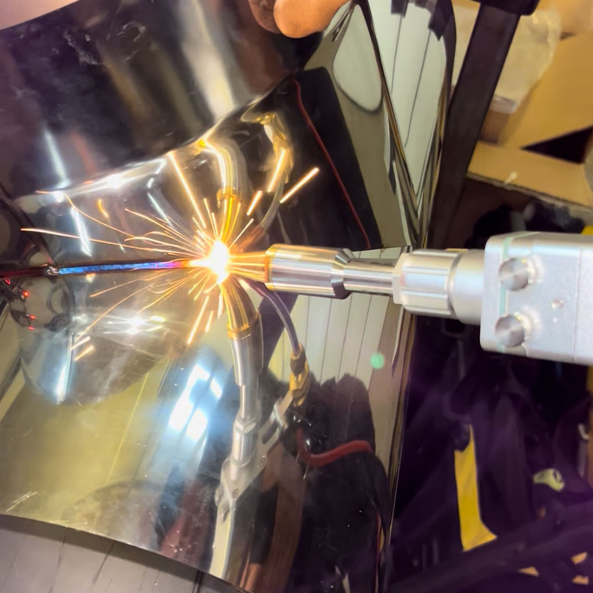 Jaki gaz do spawania stali czarnej, aluminium, stali nierdzewnej? Wsparcie Laserowe Białystok, sprzedaż, szkolenia, pokazy spawania.