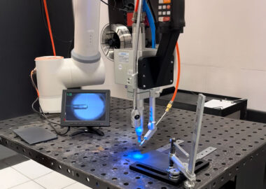 Cobot do spawania laserowego. Automatyzowanie spawania laserowego.