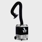 Mobilny odpylacz filtracyjny FRESHWELD na kołach z pojedynczym ramieniem odciągowym i kompaktową obudową.